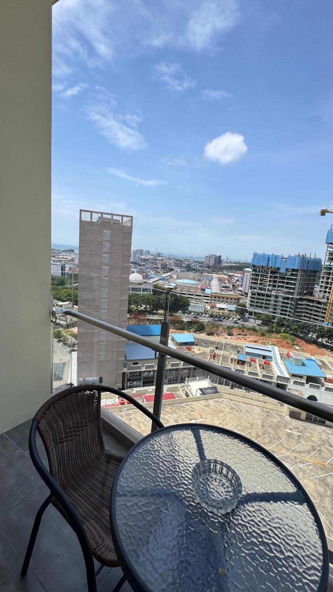Nagoya Thamrin Apartment High Floor With View Zewnętrze zdjęcie